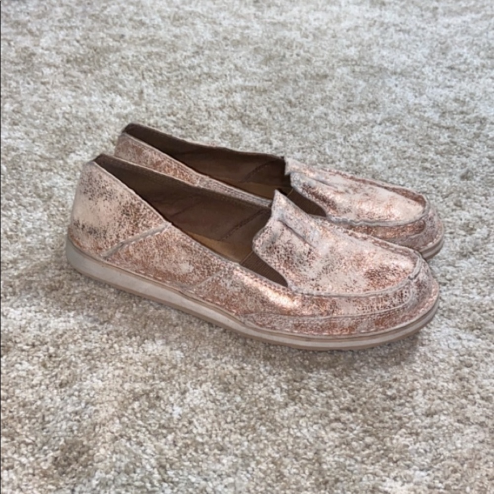 Women’s Ariat Cruisers